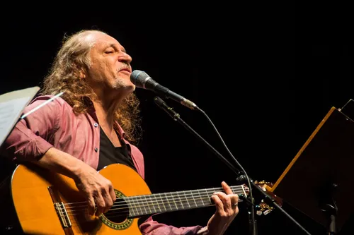 
				
					Alceu Valença apresenta 'Amigo da Arte' em João Pessoa neste domingo
				
				