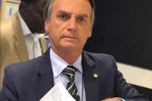 
				
					Bolsonaro vai revogar medidas de Temer nos 100 primeiros dias de governo
				
				