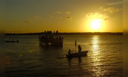 
				
					Prefeitura de Cabedelo limita área de navegação na área do pôr do sol do Jacaré
				
				