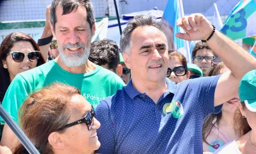 
                                        
                                            Eduardo Jorge, vice de Marina, cumpre agenda de campanha em João Pessoa
                                        
                                        