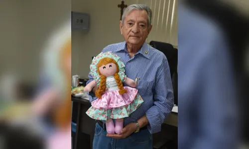 
				
					Castelo de Bonecas e Hospital Laureano fazem parceria para venda de bonecas
				
				