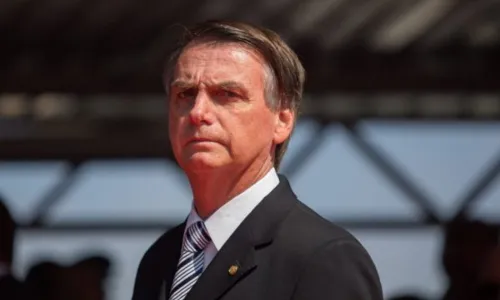 
                                        
                                            TSE determina remoção de vídeos de Bolsonaro falando sobre 'kit gay'
                                        
                                        