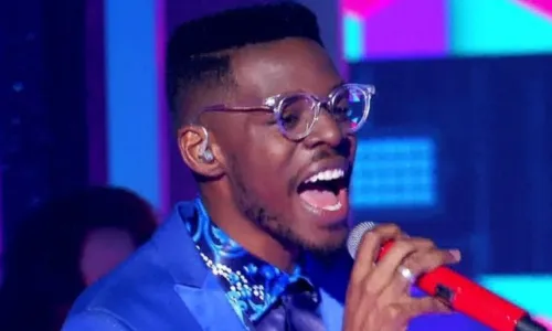 
				
					'Me sinto campeão', diz Kevin Ndjana sobre 'The Voice Brasil'; ele canta no Unique BBQ
				
				