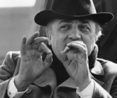 Fellini não contava histórias. O que ele fazia era poesia