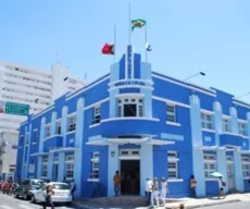 Prefeitura de Patos demite 789 servidores e espera economizar R$ 1 milhão por mês