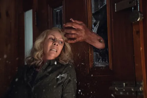 
				
					'Halloween': Michael Meyers volta à forma em sequência do filme de 1978
				
				