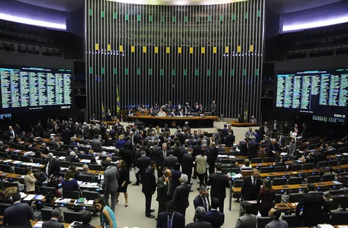 
				
					Câmara aprova congelamento de coeficientes do FPM até 2022
				
				