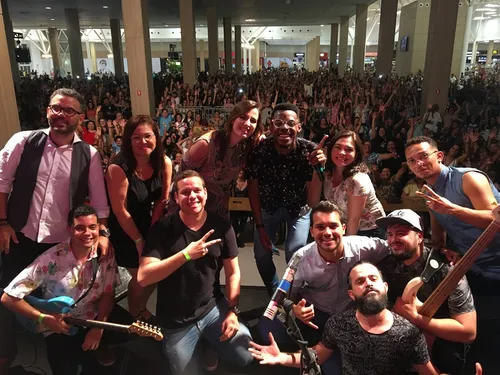 
				
					Kevin Ndjana reúne mais de 5 mil pessoas no pocket show do The Voice Brasil
				
				