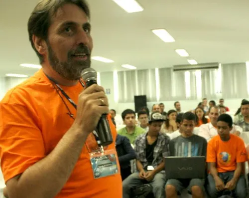 
				
					Paulo Kretcheu ensina criptografia básica para não hackers na Expotec
				
				