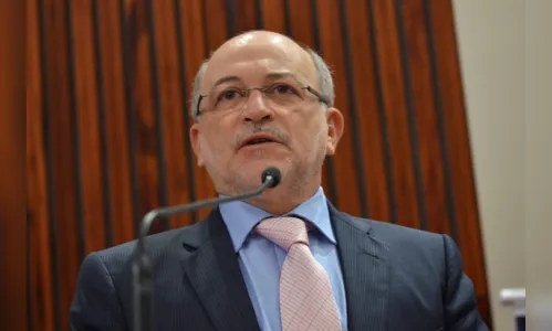 
				
					MPF denuncia ministro do TCU Aroldo Cedraz por tráfico de influência
				
				