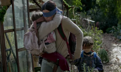 
                                        
                                            Bird Box: suspense com Sandra Bullock ganha trailer e primeiras imagens
                                        
                                        