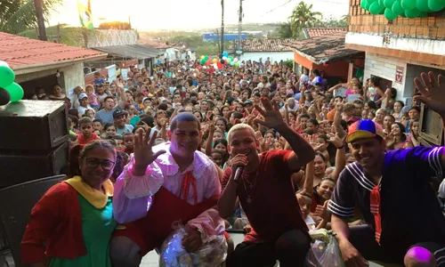 
                                        
                                            Aldair Playboy realiza show e distribui presentes para crianças em JP
                                        
                                        