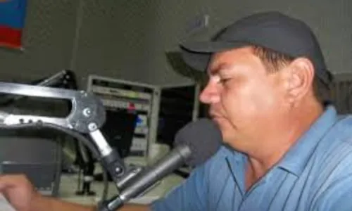 
				
					Radialista é assassinado a tiros em sua residência em Cubati
				
				