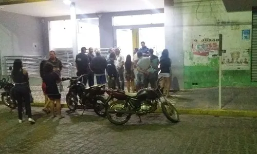 
                                        
                                            Grupo explode banco e agência dos Correios em Serra Branca
                                        
                                        