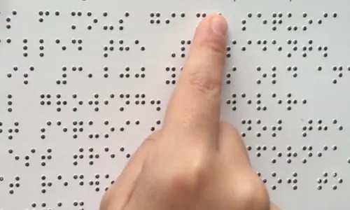 
				
					Cartilha com informações sobre câncer de mama em Braille é lançada em Campina Grande
				
				