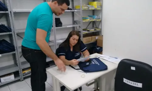 
                                        
                                            Após lacre das urnas, Justiça entrega material de votação aos presidentes de mesa
                                        
                                        