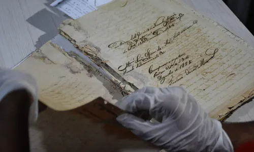 
                                        
                                            Encontrados documentos dos séculos XVII e XIX na Câmara de João Pessoa
                                        
                                        