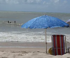 Homem morre afogado tentando salvar as filhas no mar da praia de Coqueirinho