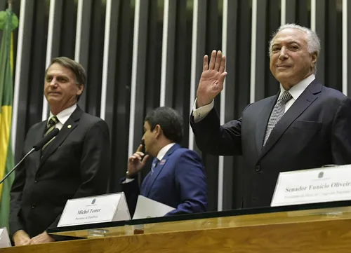 
				
					Bolsonaro e Temer iniciam formalmente governo de transição
				
				