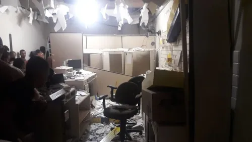 
				
					Grupo explode agência dos Correios no Sertão da Paraíba
				
				