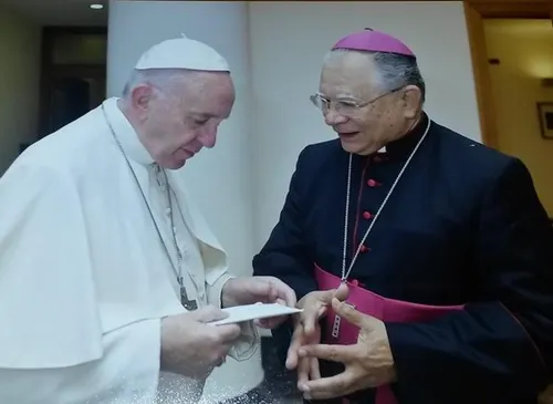 
				
					Papa Francisco nomeia Dom Genival Saraiva para administrar Diocese em AL
				
				