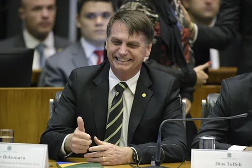 
				
					Bolsonaro deve ser diplomado presidente no dia 11 de dezembro
				
				