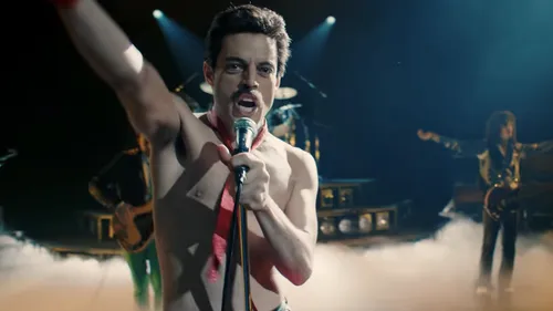 
				
					'Bohemian Rhapsody': Rami Malek salva biografia morna de Freddie Mercury
				
				