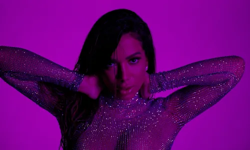 
                                        
                                            Anitta lança 'Solo', EP com músicas gravadas em três idiomas
                                        
                                        