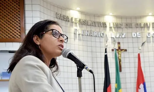 
                                        
                                            Geusa é eleita presidente da Câmara e vai assumir Prefeitura de Cabedelo em 2019
                                        
                                        