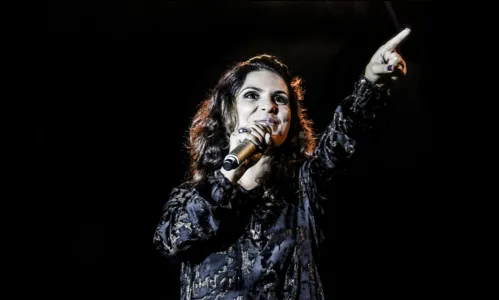 
				
					Aline Barros e estrelas da música gospel cantam na 2ª noite do Festival Louvor e Adoração
				
				