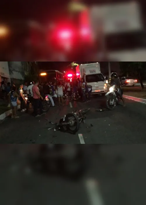 
                                        
                                            Homem e criança morrem após acidente entre moto e caminhão em João Pessoa
                                        
                                        