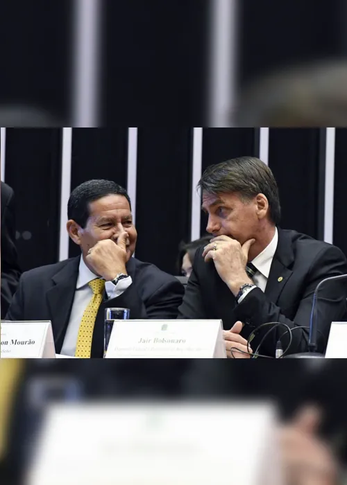 
                                        
                                            Bolsonaro viaja para retirar bolsa de colostomia e Mourão assume por 48h
                                        
                                        