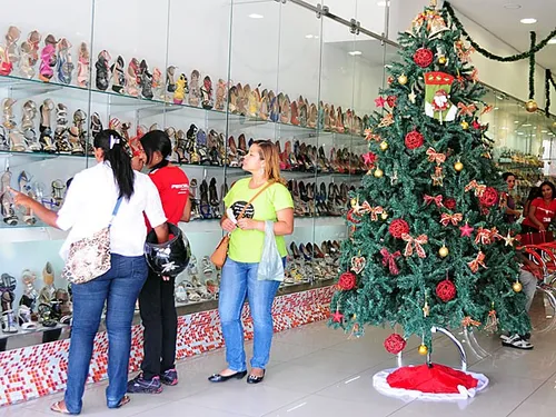 
				
					CDL projeta crescimento de até 7% nas vendas de Natal em Campina Grande
				
				