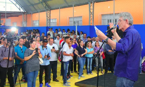 
                                        
                                            Governador vê crueldade em propostas de Bolsonaro e critica liberação de armas
                                        
                                        