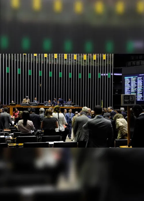 
                                        
                                            Congresso aprova salário mínimo de R$ 1.006 para 2019
                                        
                                        