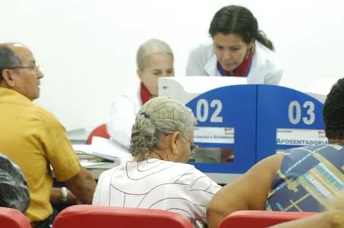 
				
					Benefícios do INSS acima do mínimo vão ter reajuste de 3,43%
				
				