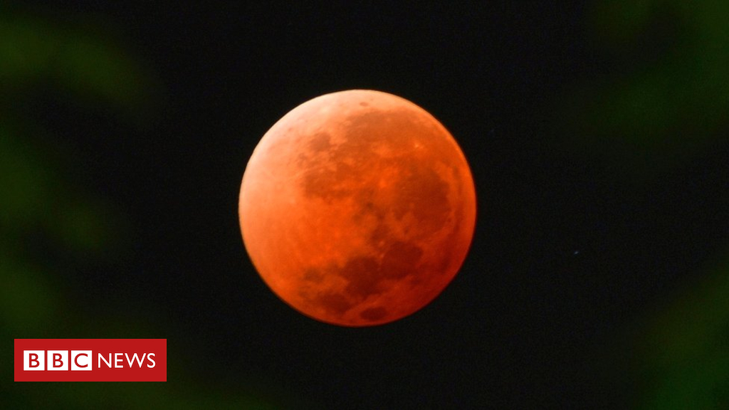 
                                        
                                            Com eclipse total da lua, 'superlua de sangue' ficará visível neste domingo
                                        
                                        