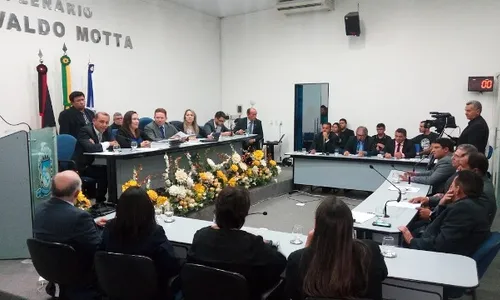 
                                        
                                            Câmara de Patos pede aval do TCE para liberar R$ 40 mil por ano para vereadores gastarem com combustível
                                        
                                        