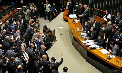 
                                        
                                            Justiça proíbe pagamento de auxílio-mudança e Câmara do Deputados recorre da decisão
                                        
                                        