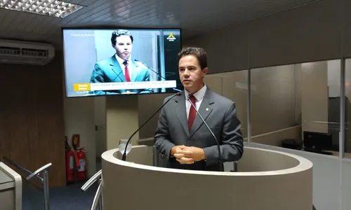 
                                        
                                            Veneziano diz que PSB pode ganhar senador e admite liderar bancada
                                        
                                        