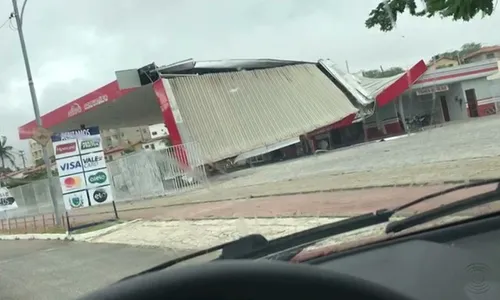 
                                        
                                            Chuvas com ventos de até 60 km/h provocam estragos em CG, Cariri e Sertão
                                        
                                        