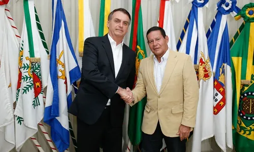 
                                        
                                            Mourão assume presidência do Brasil com viagem de Bolsonaro
                                        
                                        