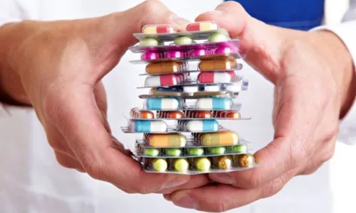
                                        
                                            Preço de medicamentos genéricos varia até 1.160% em Campina Grande, diz Procon
                                        
                                        