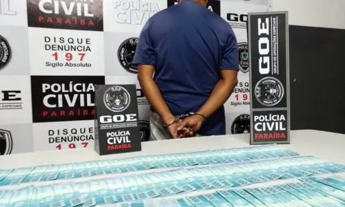 
                                        
                                            Ex-policial militar é preso com R$ 10 mil em notas falsas em João Pessoa
                                        
                                        