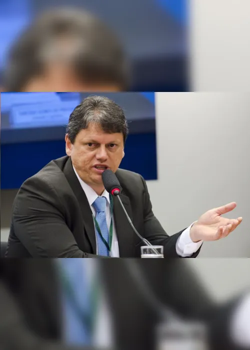 
                                        
                                            Governo Bolsonaro estuda privatizar ou liquidar 100 estatais, diz ministro
                                        
                                        