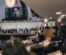 Oposição na Assembleia mantém miopia e briga, internamente, até com o vento