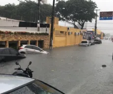 Chuva intensa causa alagamentos em vários pontos de João Pessoa