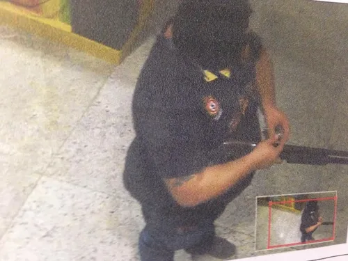 
				
					PF prende membro de grupo que assaltou banco em shopping de CG
				
				