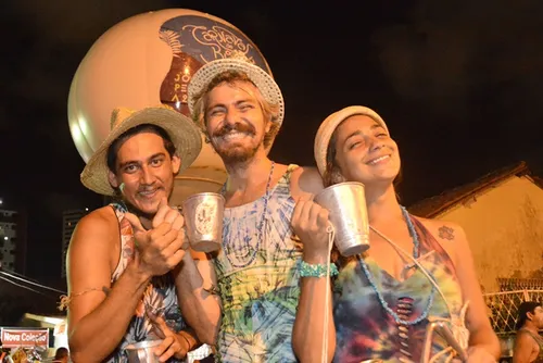 
				
					Cinco blocos animam a folia em João Pessoa nesta quinta-feira
				
				