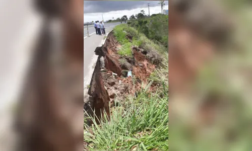 
				
					Deslocamento de terra em BR deixa 60 mil paraibanos sem água nas torneiras até sexta
				
				